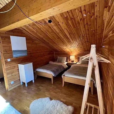 Cozy And Charming In Apartment *