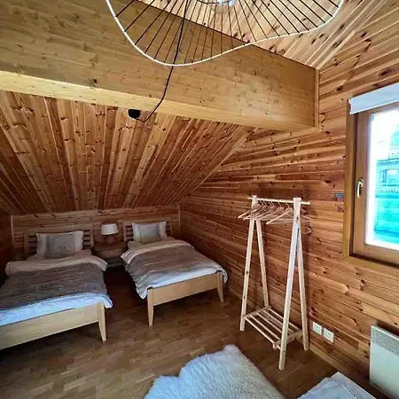 Cozy And Charming In Apartment *